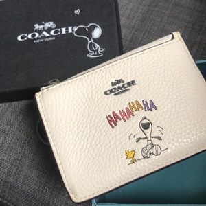 ~ new-in-box Snoopy Coach wallet ~